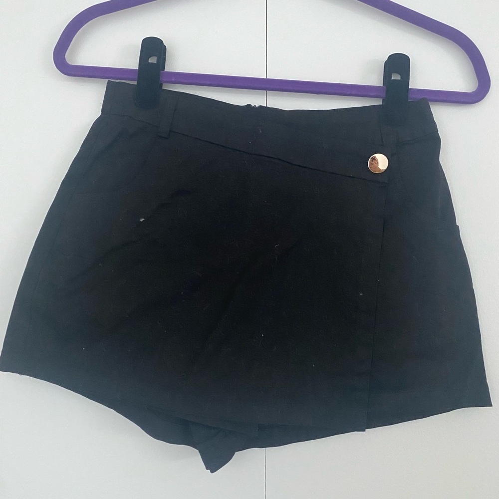 Black Revolve Skort